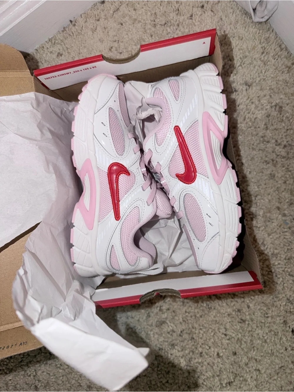 Nike Kids' Pink and White VR